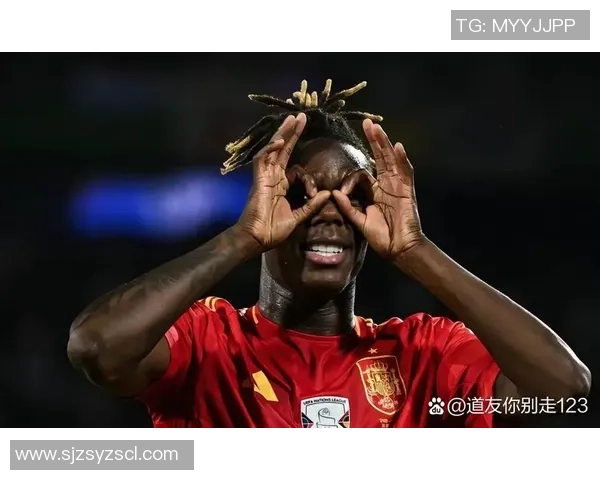 足球巨星赛场拼搏脚趾细节图展现坚持与力量之美