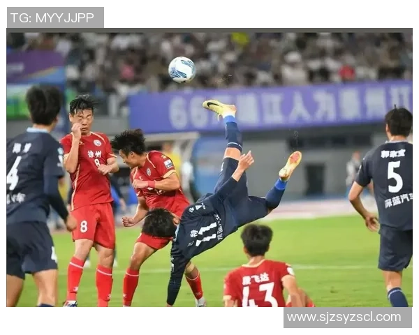 足球巨星风采全面解析 盘点足球场上的过人技艺与精彩瞬间