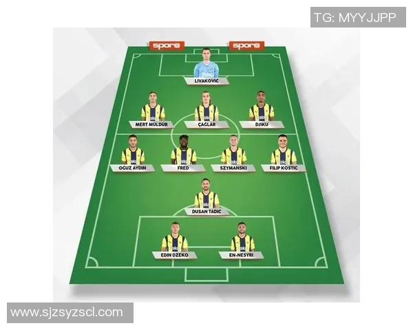 足球明星扑克牌对决精彩瞬间，球场英雄们化身牌桌高手，竞技与智慧的完美结合