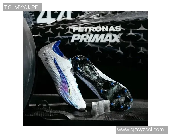 足球球星限定版足球鞋：为竞技与个性注入独特魅力的选择